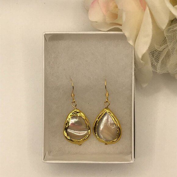 Pearl Mother of Pearl Shell Teardrop 316 stainless Hypoallergenic Hooks NEW - Picture 12 of 12